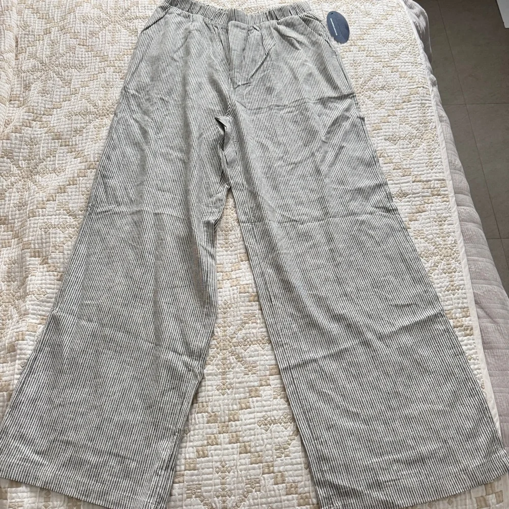 Womens Light Gray Sleeveless Vest and Wide-Leg Trouser Set - Picture 6 of 8